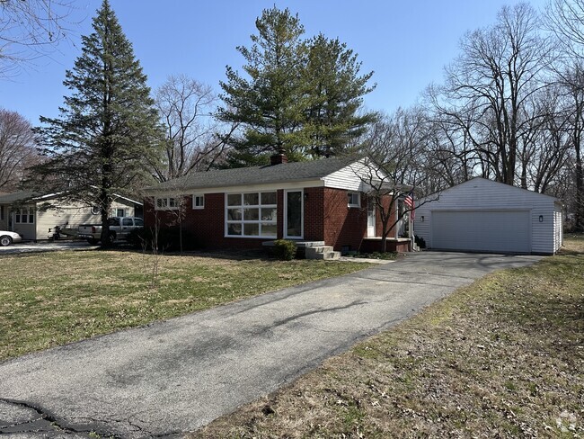 Building Photo - 1005 E Huntstead Ln Rental