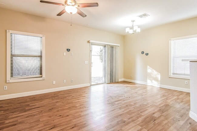 Photo - 9582 N 81st Dr