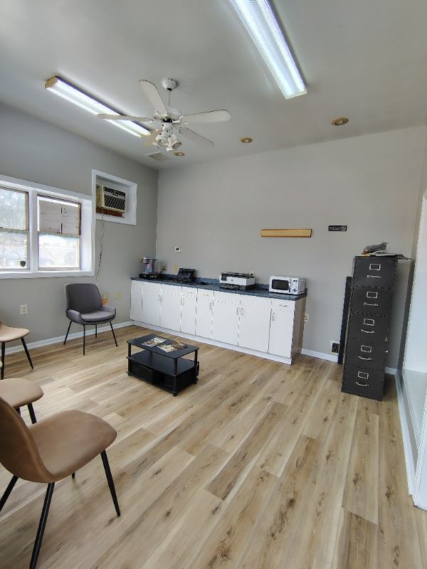 Photo - 715-717-717 E Main St