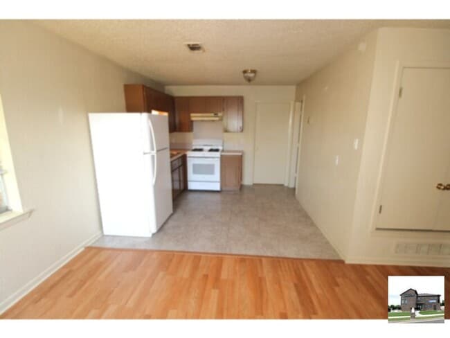 Photo - 806 Hackberry St