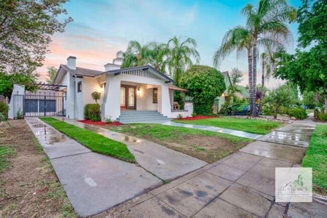Photo - 1435 N Poplar Ave Unidad Front House