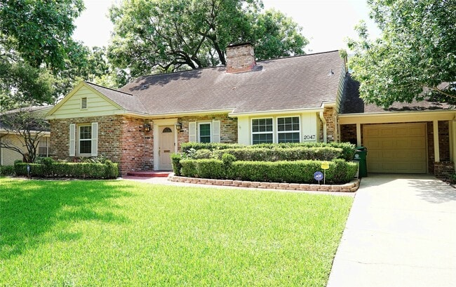 Photo - 2047 McClendon St