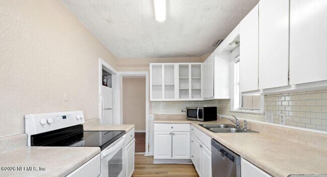 Photo - 1318 2nd St N