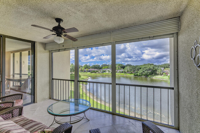Building Photo - 5188 Woodland Lakes Dr Unit 335 Rental