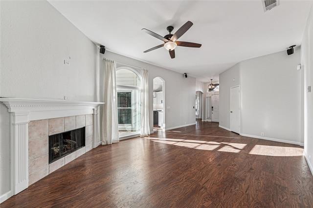 Photo - 7108 Chateau Dr