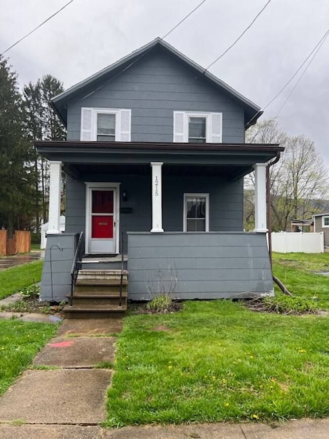 Three Bedroom Single Family House In Olean... - Three Bedroom Single Family House In Olean...