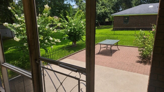 Photo - 416 Christopher Dr