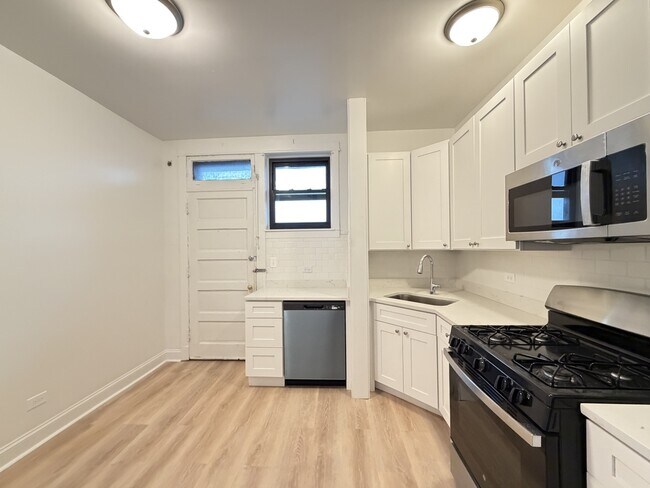 Photo - 2640 N Milwaukee Ave Unit 4