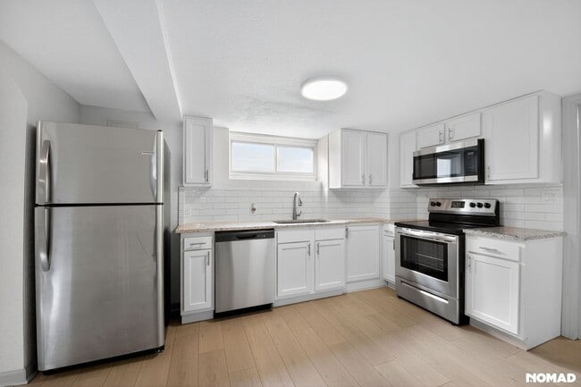 Photo - 4325 S Cherokee St