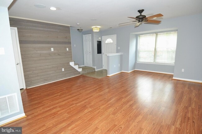 Photo - 1465 Stoney Point Way