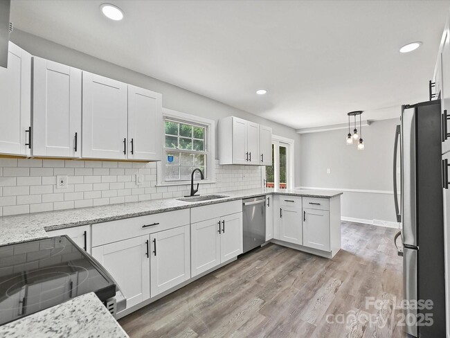 Photo - 2544 Cedarwild Rd House