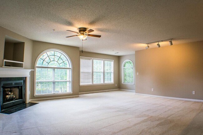 Photo - 624 Ivy Glen Dr