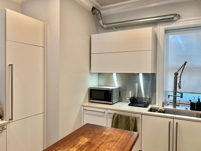 Photo - 1060 Beacon St Unidad 6