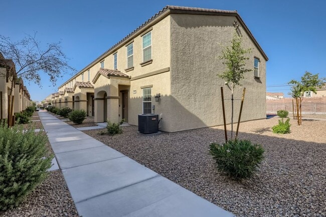 Photo - 4642 Ingleton Cir