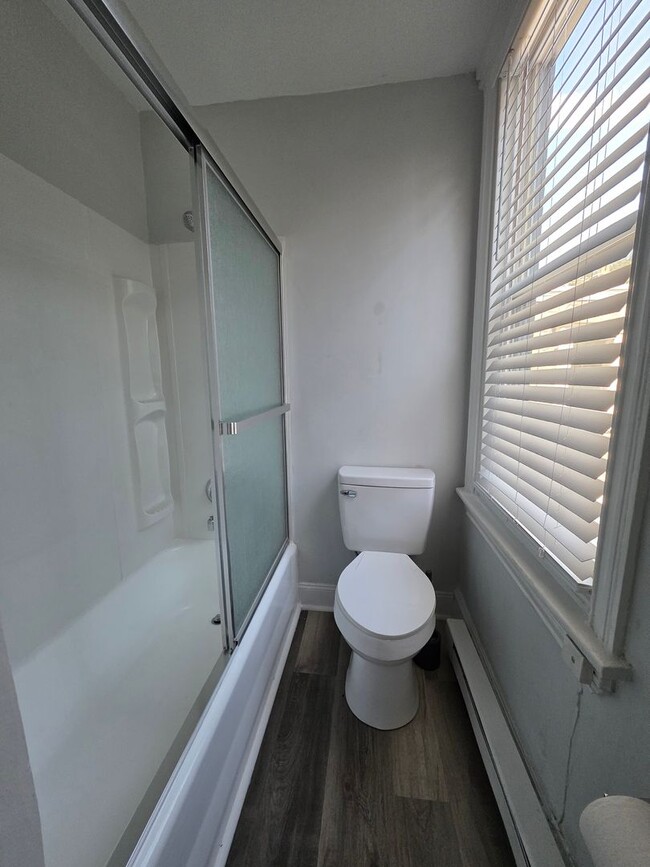 Photo - 1420 N Van Buren St Unidad 3