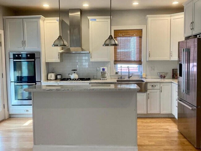 Photo - 645 E 6th St Apartamento Unidad 1