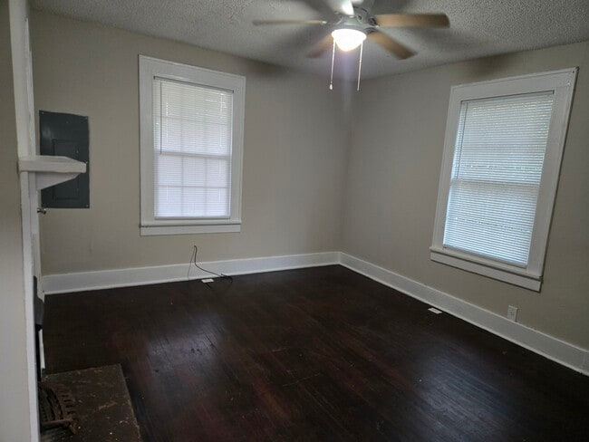 Photo - 1939 Haynie Dr