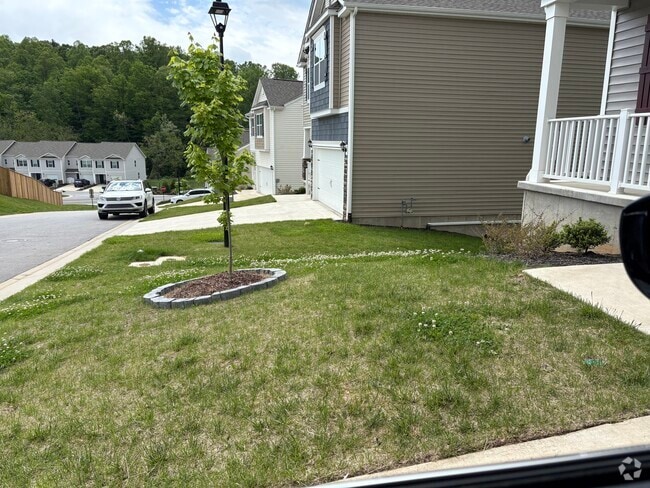Building Photo - 716 Fountain Park Blvd Rental