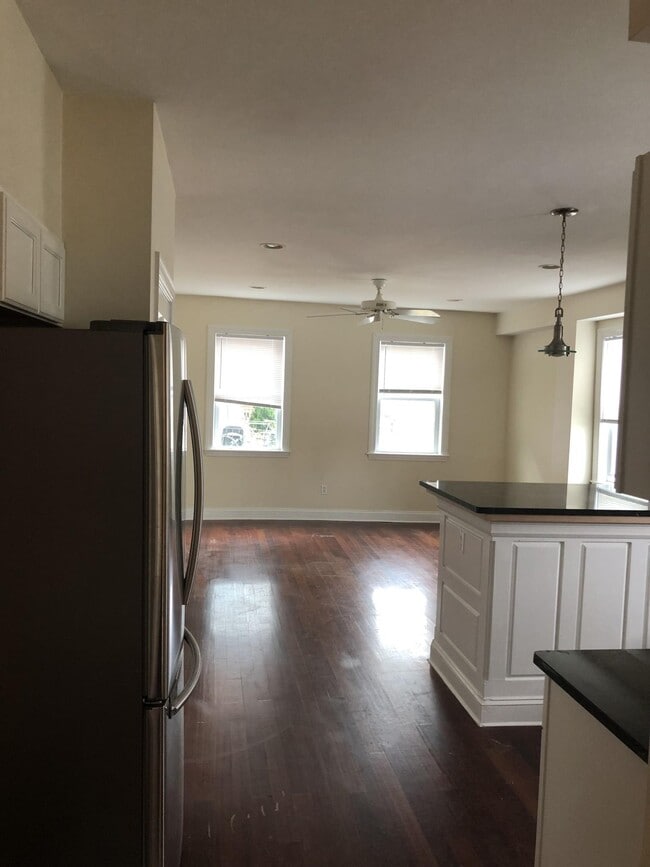 Building Photo - 14 Duval St Unit 1