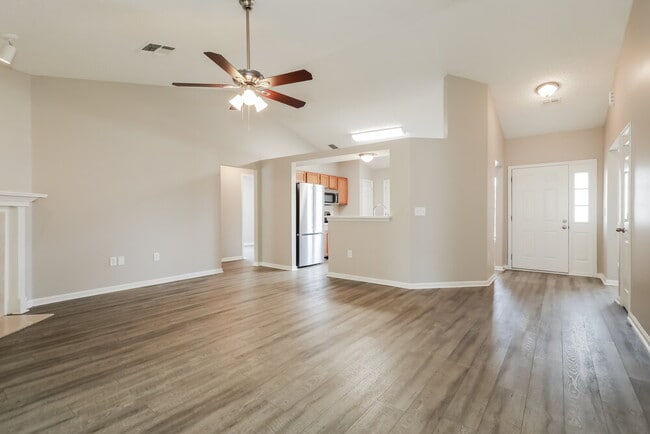 Photo - 2081 Frogmore Dr