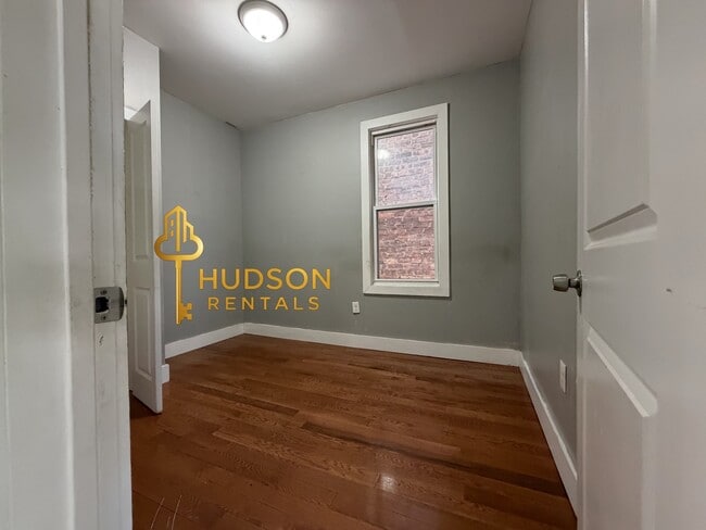 Photo - 230 Wilkinson Ave Unidad 2