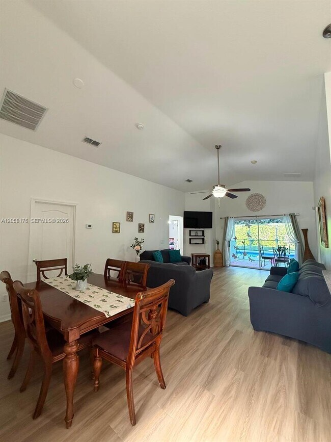 Photo - 803 Sandy Ridge Dr