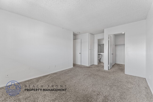 Photo - 9842 Hamilton Ave.