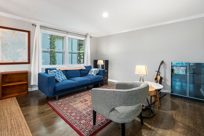 Photo - 486 Lakeshore Dr NE