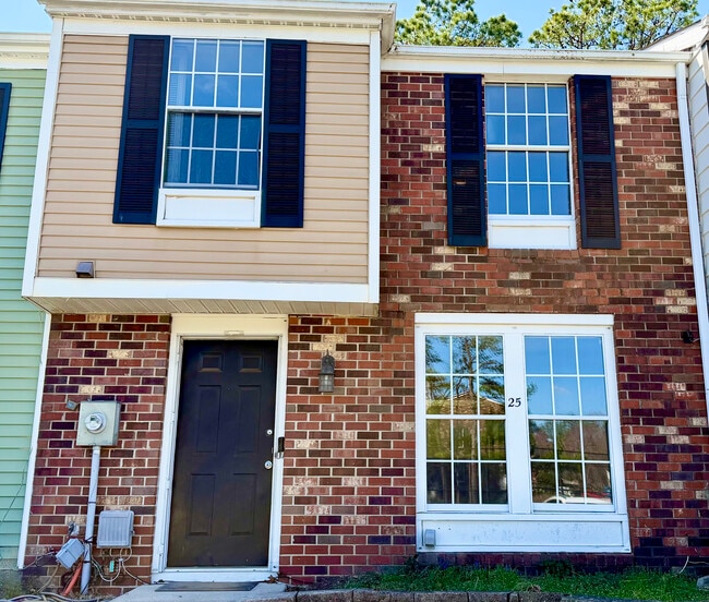 Photo - 25 Dorchester Cir