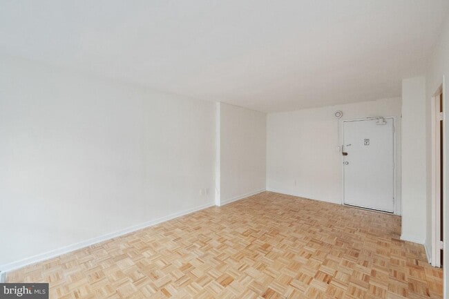 Photo - 940 25th St NW