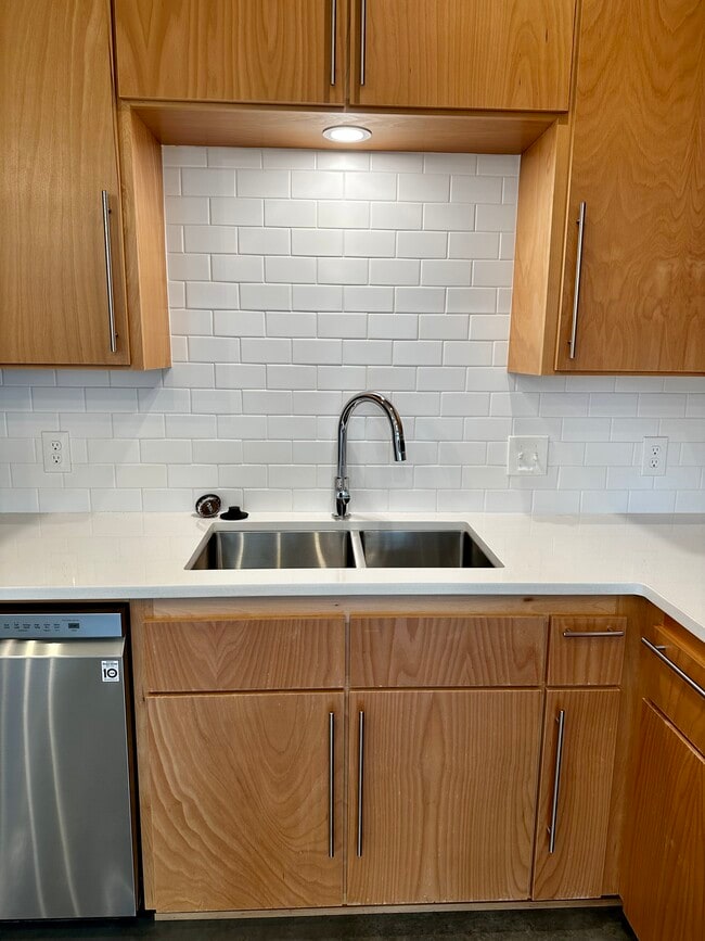 Photo - 101 Hamilton Pl