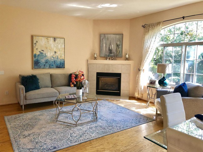 Photo - 1451 Robinson Ave