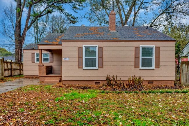 Photo - 3903 Telstar Cir SW