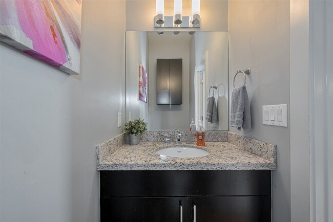 Building Photo - 2115 Hadley St