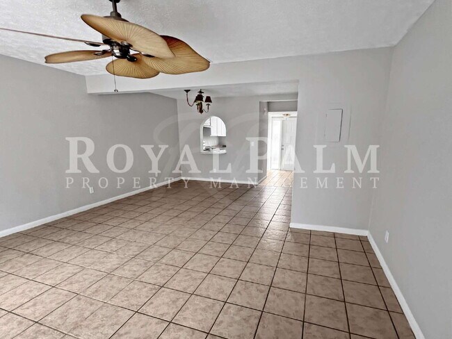 Photo - Petal-Perfect 2BR Cozy Cape Coral Townhouse with a Pool View! Unidad 104