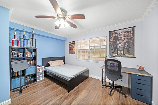 Building Photo - 12633 Memorial Dr Unit 83