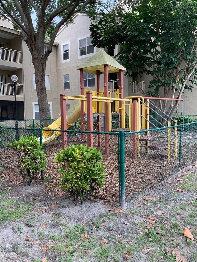 Photo - 1865 Palm Cove Blvd Unidad Verano at Delray Beach