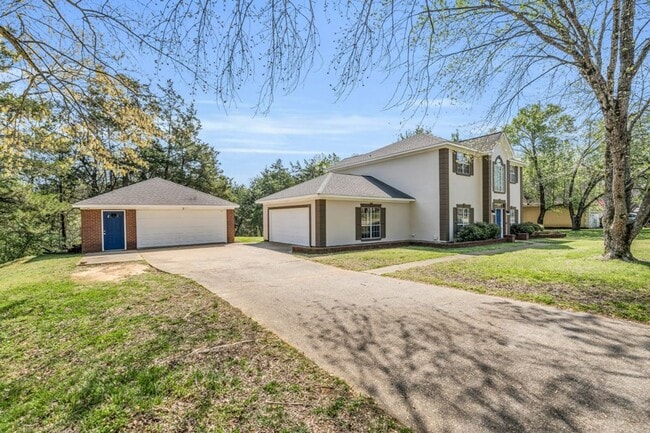 Photo - Renovated 4 Bedroom 3 Home for Rent!