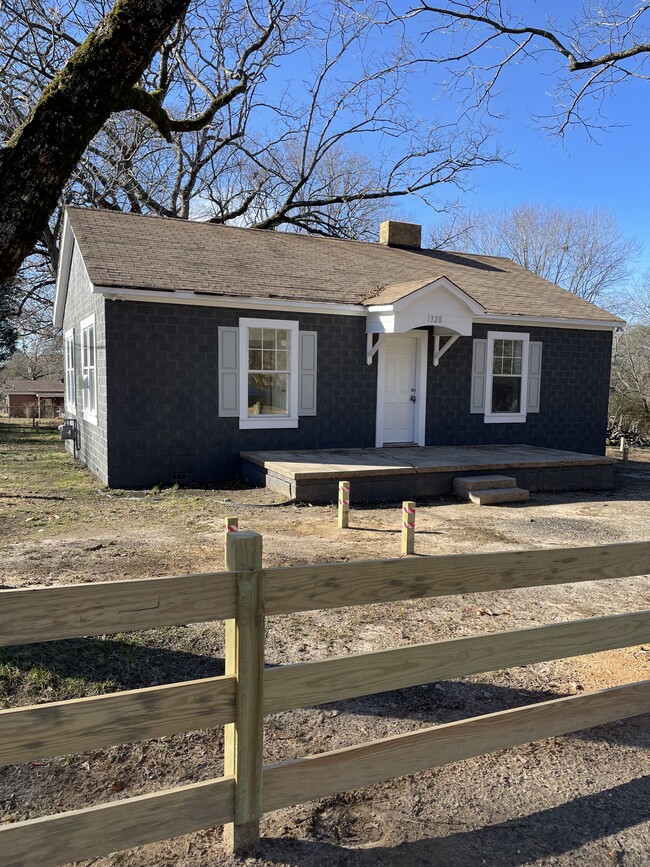 Unit A - 1328 Lincoln St Unit C