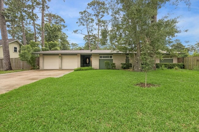 Photo - 3711 Manor Ln