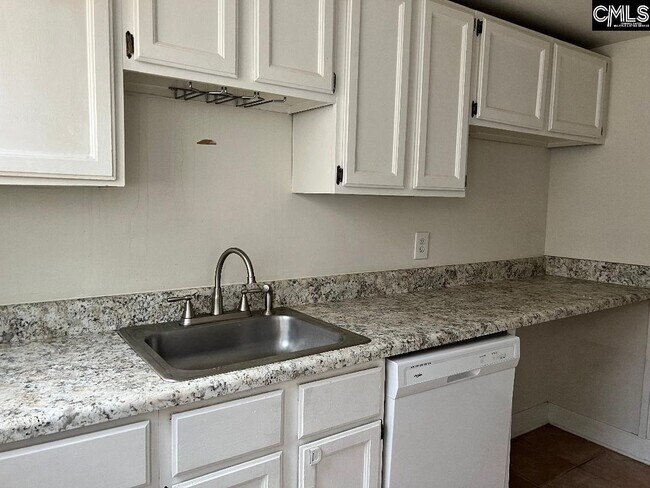 Photo - 612 S Beltline Blvd