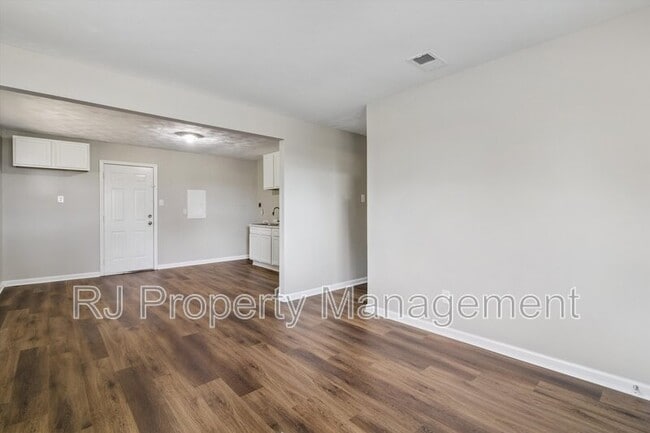 Photo - 2800 Tarbora Ave