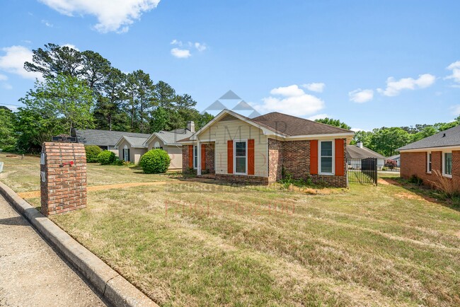 Building Photo - 7005 Robin's Nest Dr