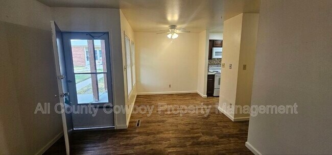 Photo - 126 S Cribbon Ave