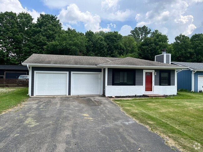 Building Photo - Cozy 3-Bedroom Ranch Near Morse Lake Rental