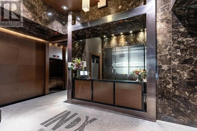 Photo - 70 Temperance St Unité 1912