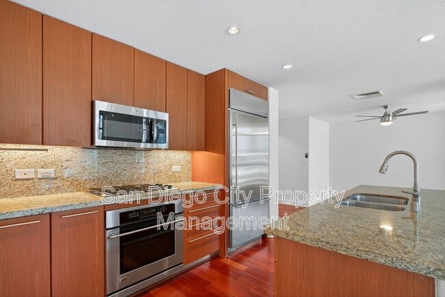 Building Photo - 1205 Pacific Hwy Unit 704 Rental