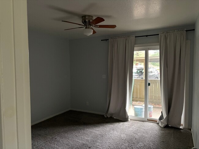 Building Photo - 720 Sunrise Ave Unit 55