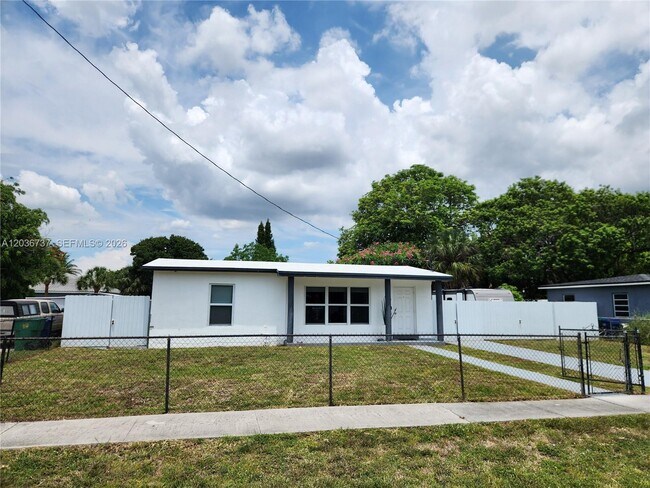 Photo - 721 NW 33rd Ave
