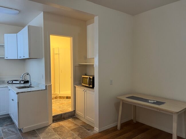 Photo - 1431 W Jefferson Blvd Unit B-2